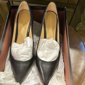 COACH BLACK PUMPS - COMFORTABLE SIZE 8B